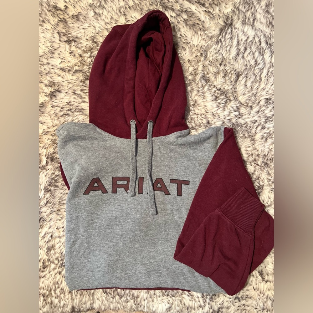 Women’a Ariat Hoodie 💫